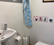 Toilet i studielejlighed